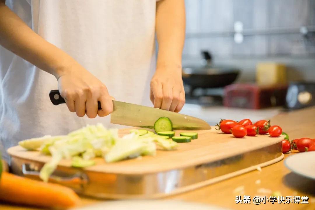 <b>初中小学优秀作文赏析——第一次做饭作文600字，精选作文范文5篇</b>